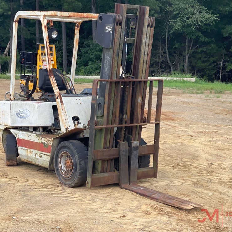 FORKLIFT, SN; 16099A, METER READS 11006 HOURS, 42" FORKS, LP ENGINE(NON-RUNNING, DISASSEMBLED)