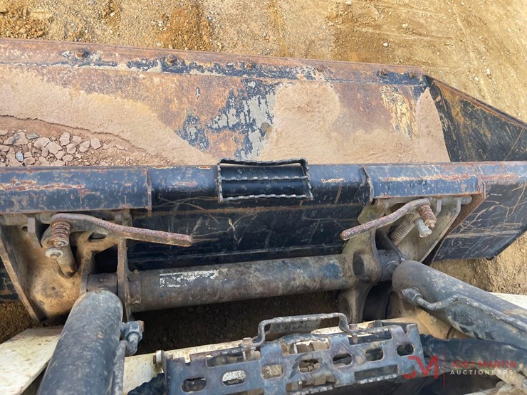 2020-bobcat-t740-image-12