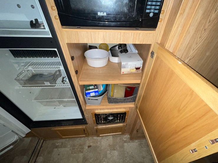 #7001-•-2018-escape-5.0-ta-5th-wheel-camper-(has-mn-title-in-dealy)-image-47