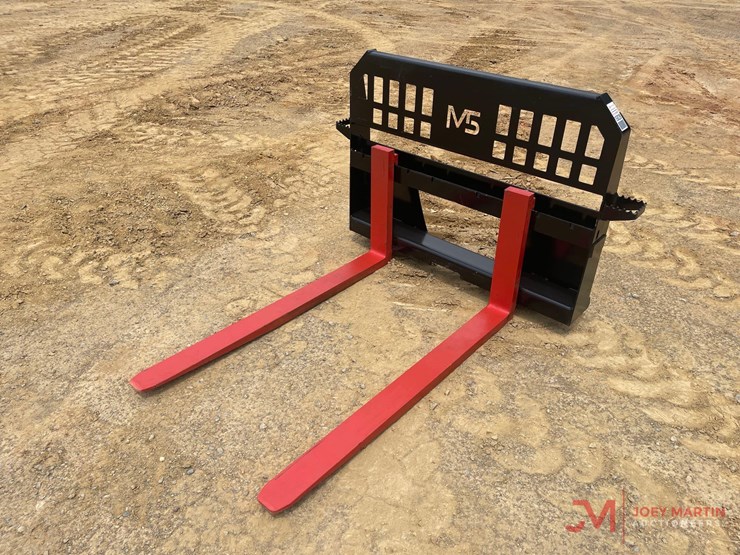 new-m5-48"-forks-skid-steer-attachment-image-7