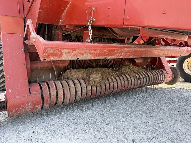 hesston-4790-image-3