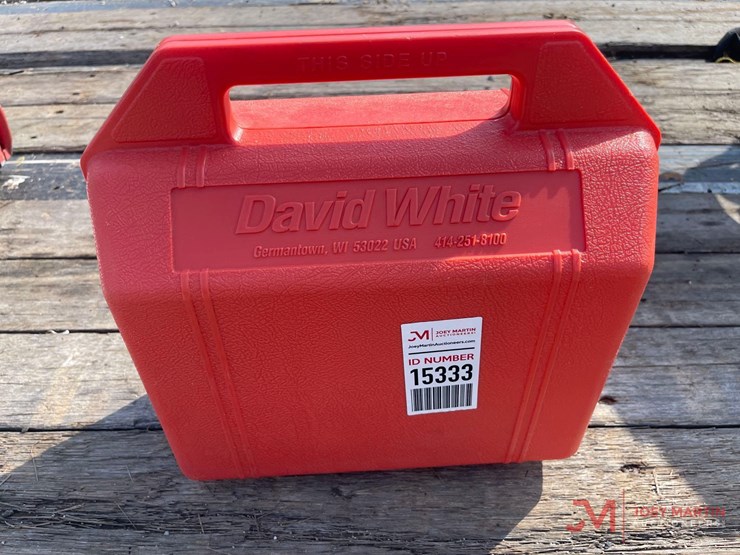 david-white-meridian-l6-20-sight-level,-tripod,-protective-case,-grade-rod-image-6