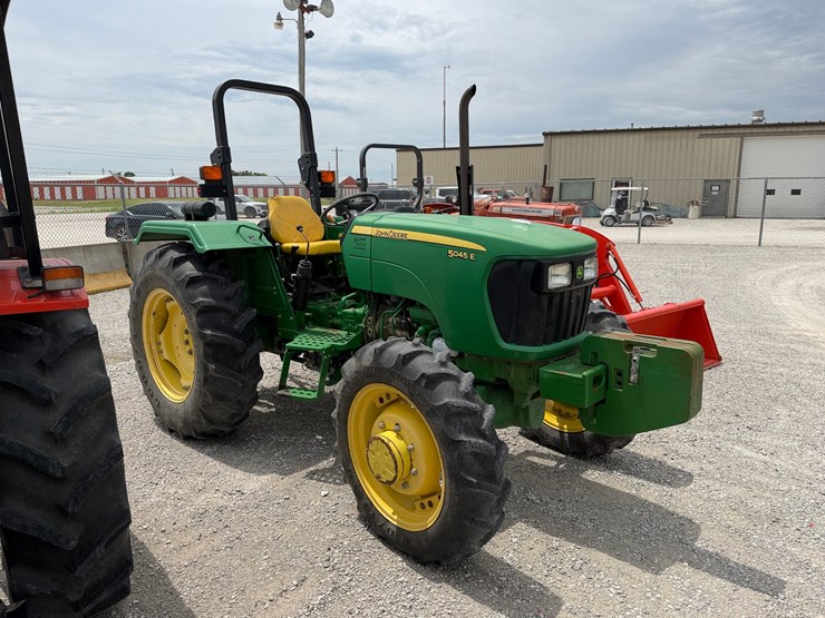john-deere-5045e-image-1