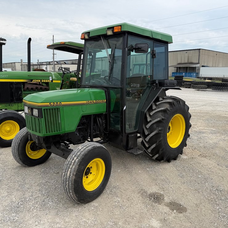 1996 JOHN DEERE 5200