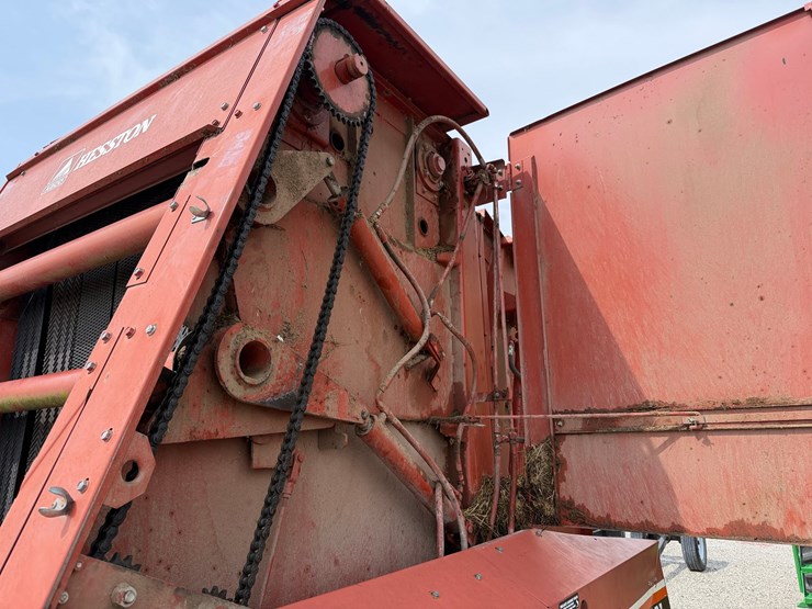 hesston-555t-image-13