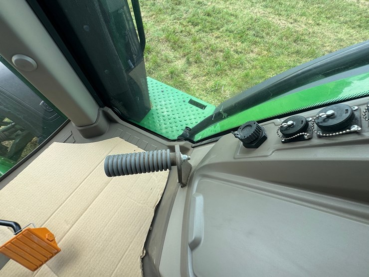 john-deere-8r-370-image-77