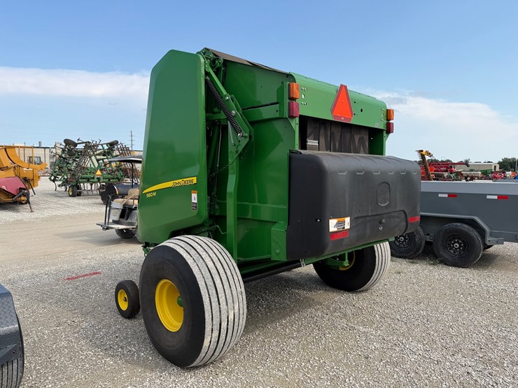 2018-john-deere-560m-image-9