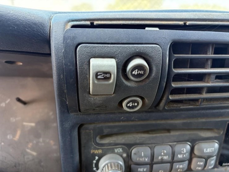 1997-chevrolet-s10-image-12