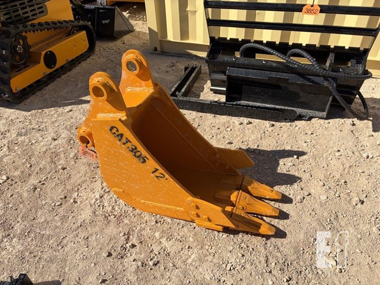 caterpillar-305-image-3