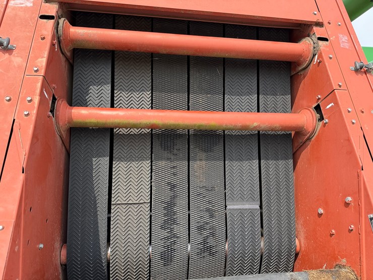 hesston-555t-image-4