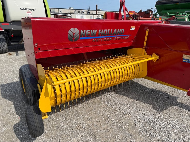 2022-new-holland-275-image-4
