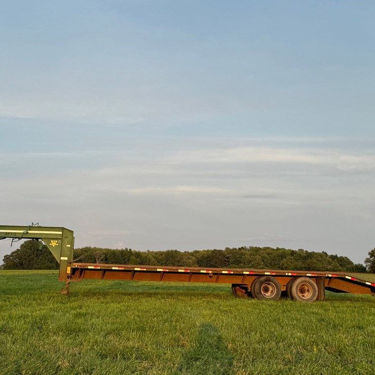 #4010 • 2003 PJ Gooseneck Trailer