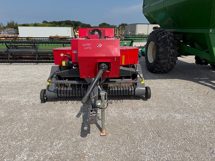 2020-massey-ferguson-1840-image-2
