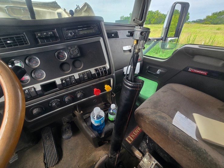 2011-kenworth-t660-image-77