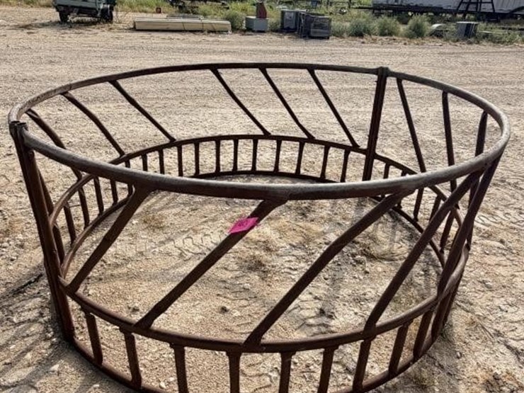 l3---hay-ring-image-1