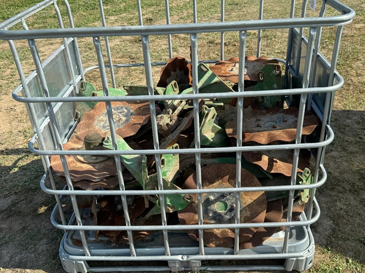 #4006-•-john-deere-unit-mount-no-till-coulters-(36-count)-image-1