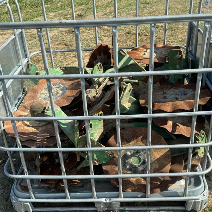 #4006 • JOHN DEERE Unit Mount No-Till Coulters (36 Count)