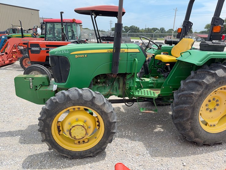 john-deere-5045e-image-5