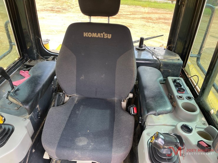 komatsu-d71pxi-24-image-16
