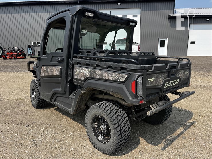 2025-john-deere-gator-xuv-835r-image-7