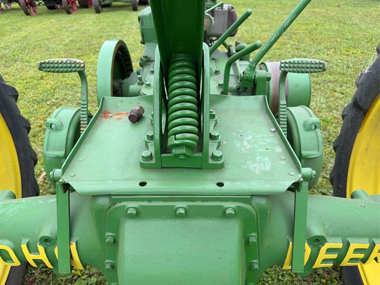 john-deere-model-b-image-35