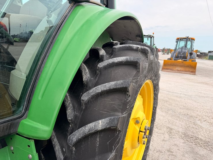 2004-john-deere-7220-image-3
