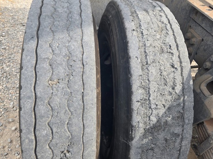 2011-kenworth-t660-image-102