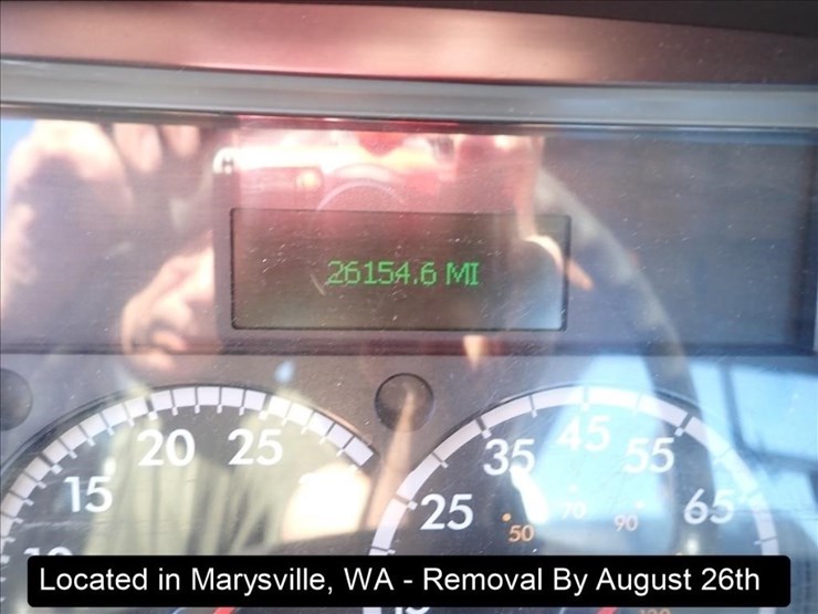 2016-freightliner-114sd-image-39