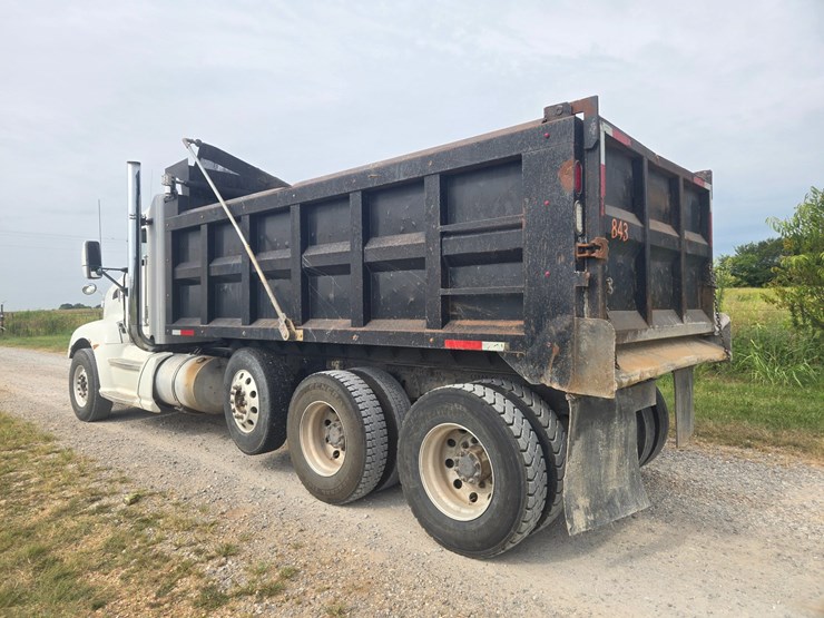 2011-kenworth-t660-image-12