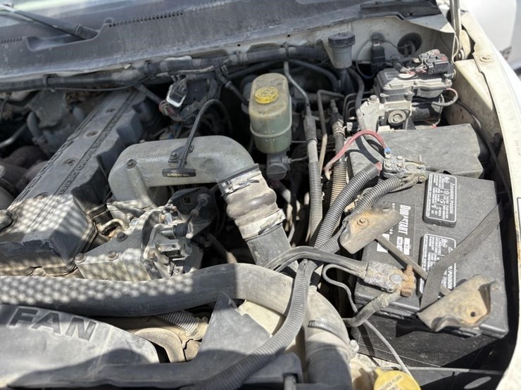 l1---2001-3500-2wd-dodge-flat-bed-image-28