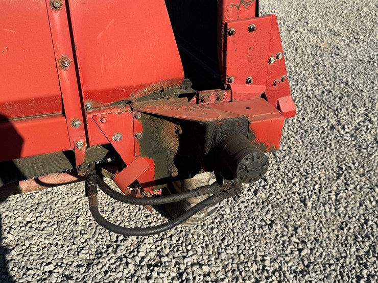 new-holland-166-image-13