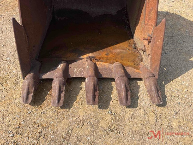 41"-tooth-bucket-excavator-attachment-image-9