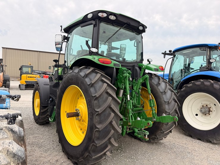 2025-john-deere-6r-155-image-10