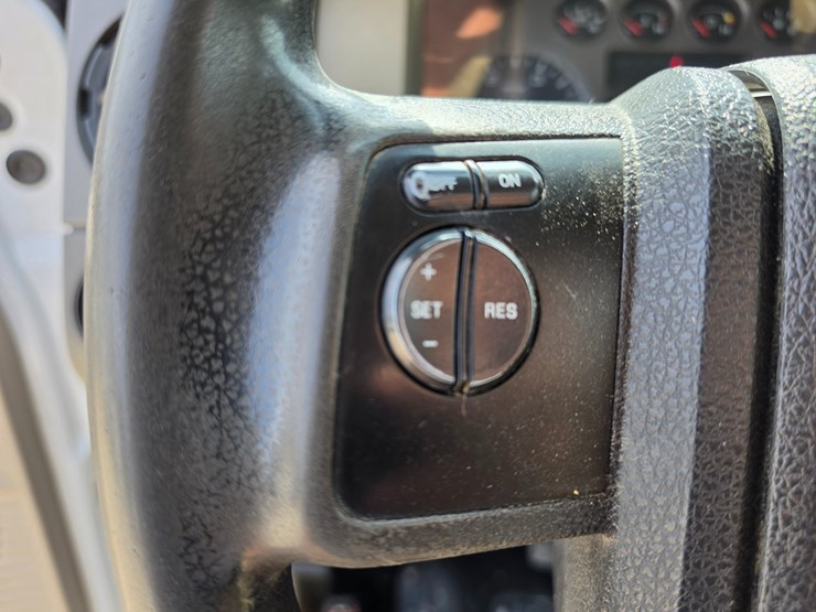 2008-ford-f550-image-42