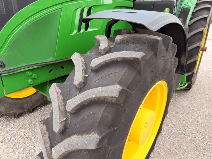 2023-john-deere-6155m-image-3