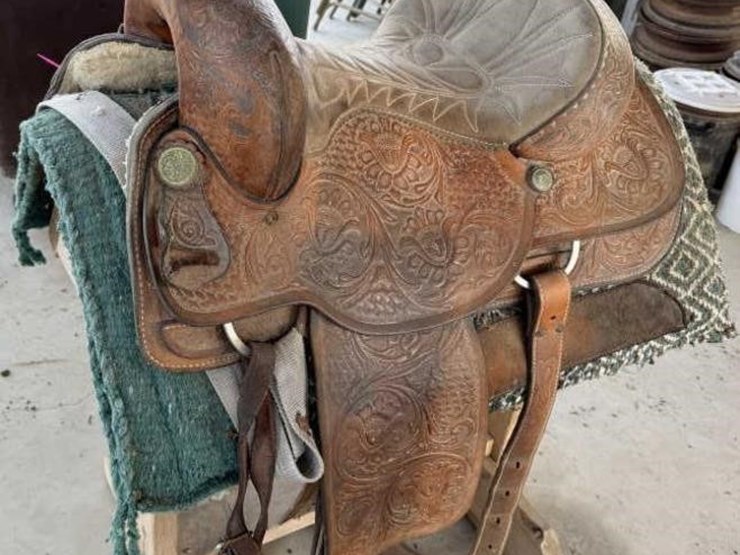 sl---saddle-&-stand-image-1