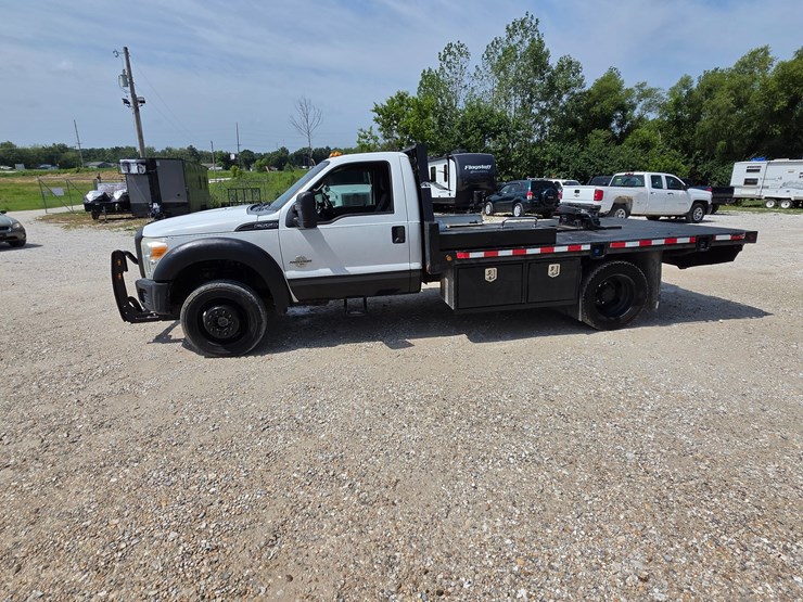 2011-ford-f550-image-3
