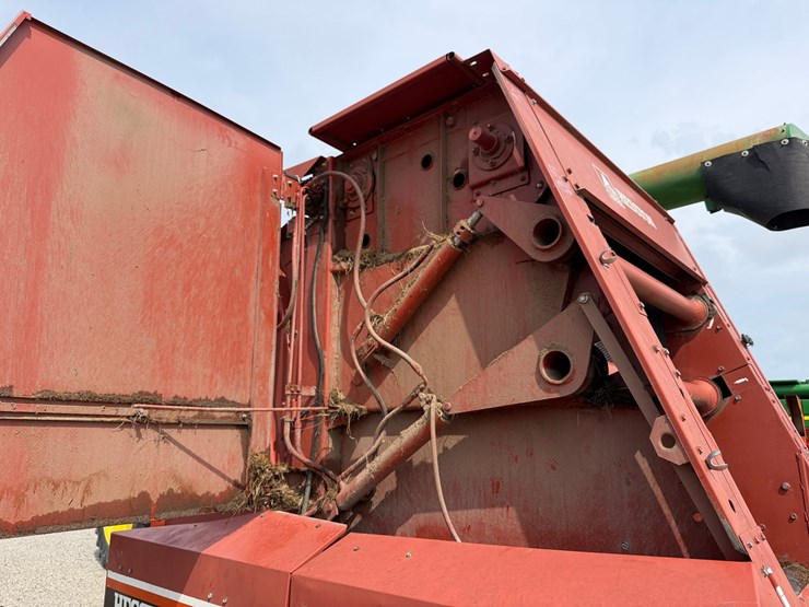hesston-555t-image-8