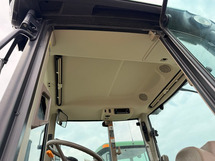 2023-john-deere-6155m-image-5