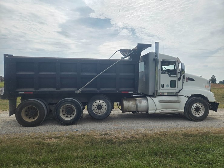 2011-kenworth-t660-image-19
