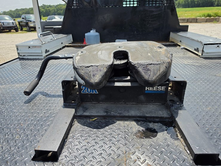 2011-ford-f550-image-58