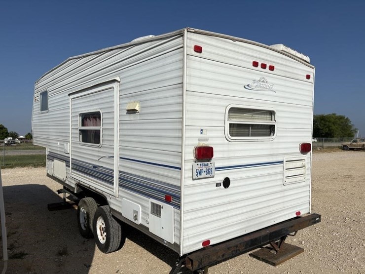 l2--2003-skyl-nomad-camper-image-4