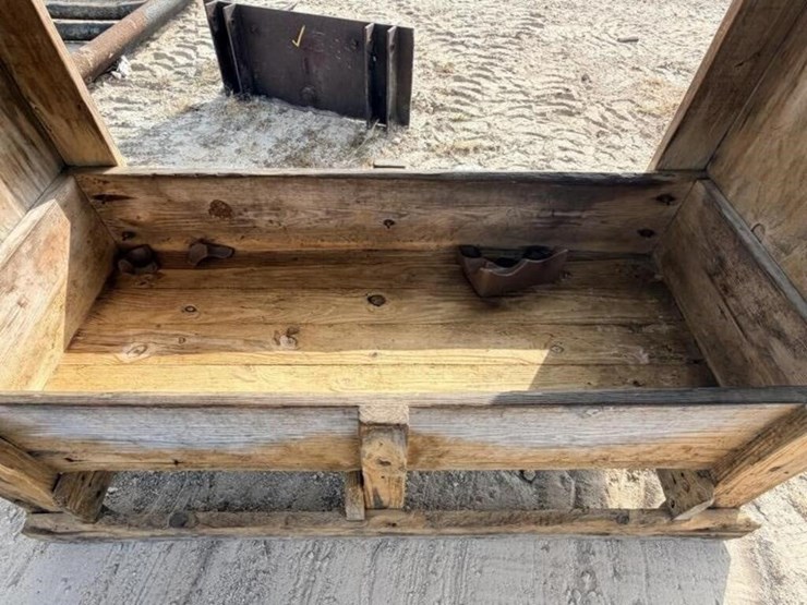 l3---livestock-mineral-feeder-image-3