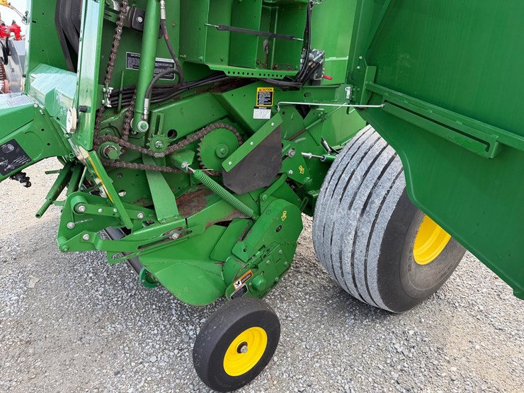 2018-john-deere-560m-image-10