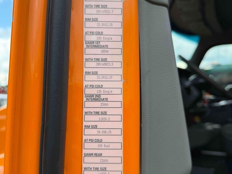 2019-kenworth-t880-image-29