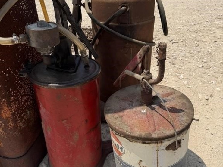l3-antique-fuel-pump-image-3