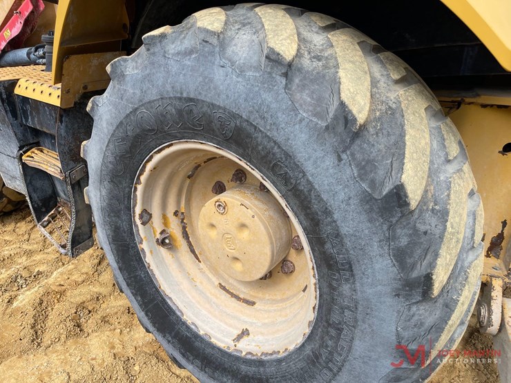 2017-caterpillar-415f2-image-10