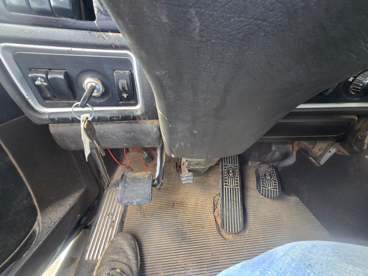 2011-kenworth-t660-image-87