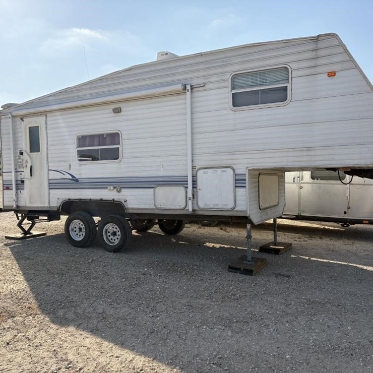 L2- 2003 Skyl Nomad Camper