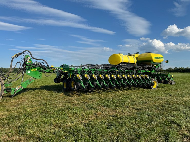2015-john-deere-db60-image-2